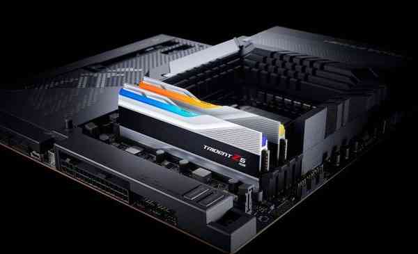 01-gskill-trident-z5-rgb-silver-700x426-1