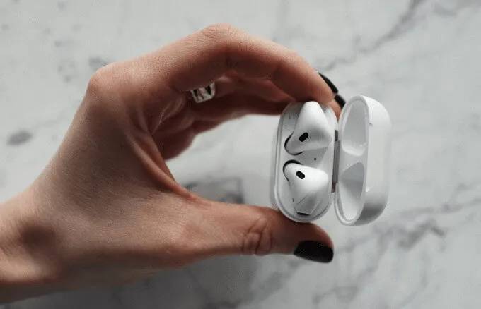 11-how-to-connect-airpods-to-a-chromebook-reset-airpods-charging-case.jpg.webp_