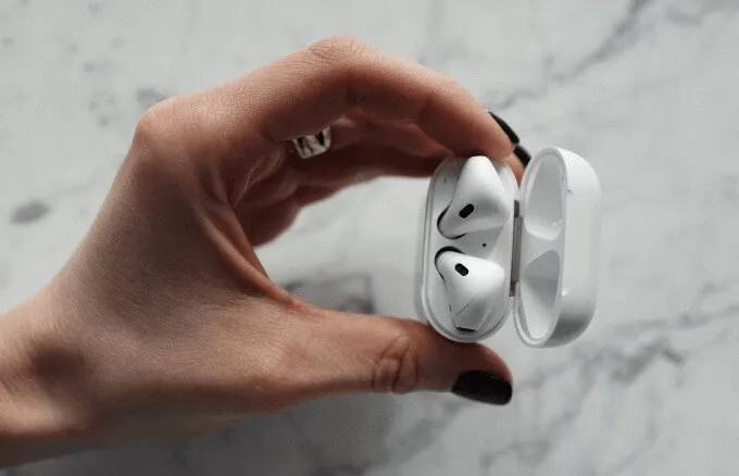 11-how-to-connect-airpods-to-a-chromebook-reset-airpods-charging-case.jpg.webp_