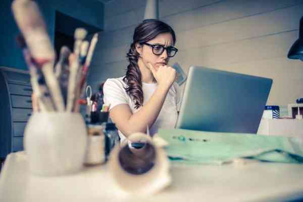 1567799853_blur-businesswoman-caucasian-941555_story