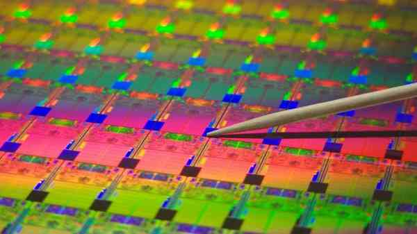 1623130317_intel_45nm_wafer_with_toothpick_story 1623130317_intel_45nm_wafer_with_toothpick_story