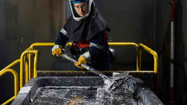 1648146398_apple-green-bonds-innovative-technology-hero_big_story