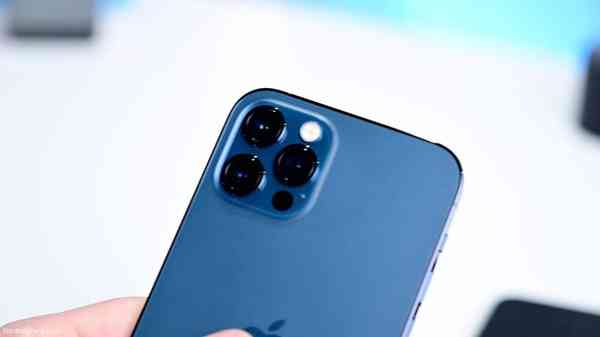 38519-73260-iPhone-12-Pro-Camera-xl