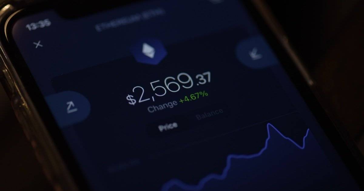 48681-95074-exodus-crypto-wallet-Photo-by-Brian-Tromp-on-Unsplash-xl