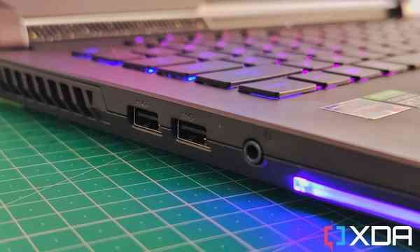 ASUS-ROG-Strix-G15-side-ports