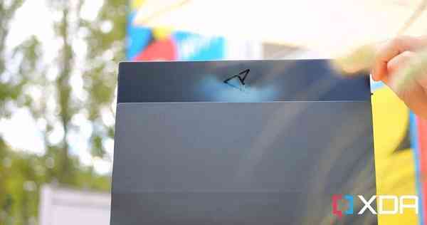 Asus-Zenbook-17-Fold-OLED-6-1024x540-1