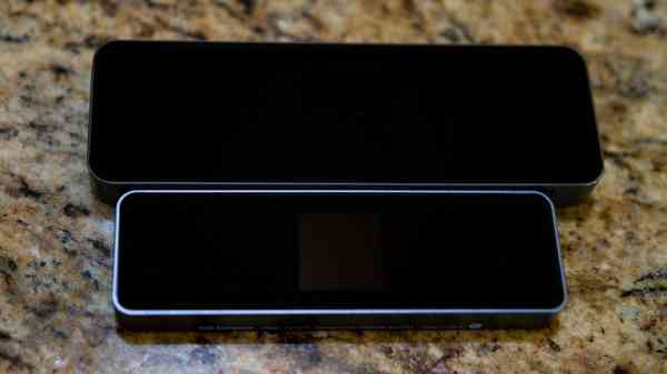 DockCase-SSD-enclsosure-beside-hub DockCase-SSD-enclsosure-beside-hub