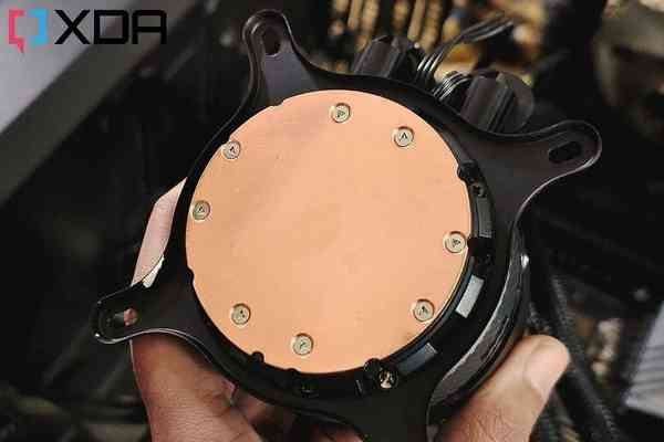 Gigabyte-Aorus-Waterforce-x360-AIO-cooler-backplate-1024x683-1