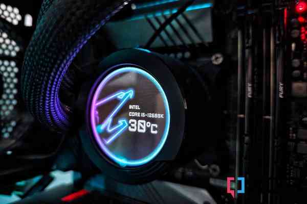 Gigabyte-Aorus-Waterforce-x360-pump-LCD