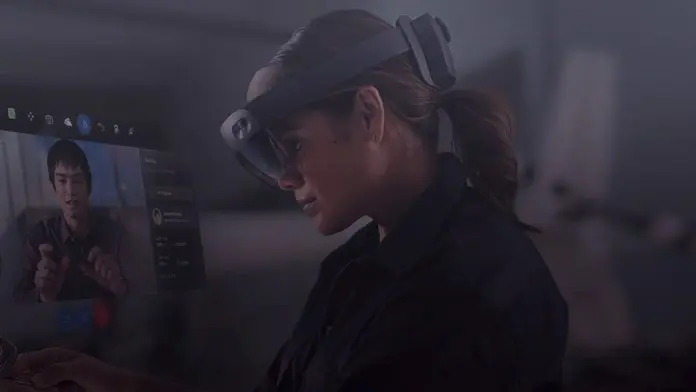 Hololens-2-microsoft-696x392.jpg.webp