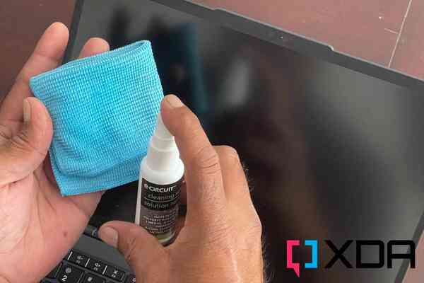 How-to-clean-laptop-2-1