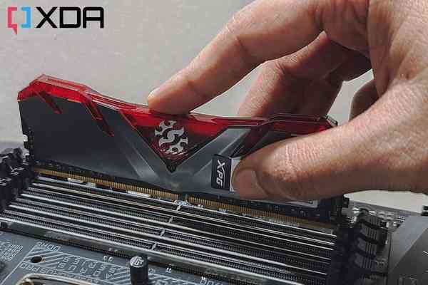 How-to-install-RAM-3-1024x683-1 How-to-install-RAM-3-1024x683-1