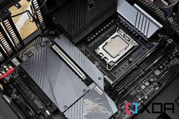 How-to-install-a-motherboard-1024x683-1