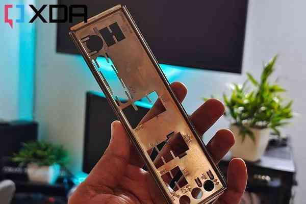 Motherboard-IO-plate-1024x683-1 Motherboard-IO-plate-1024x683-1