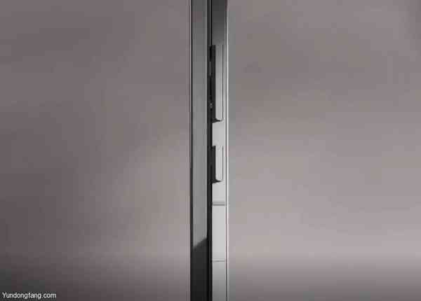 Surface-Duo-chassis