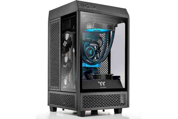 Thermaltake-Reactor-380-gaming-tower-1024x683-1