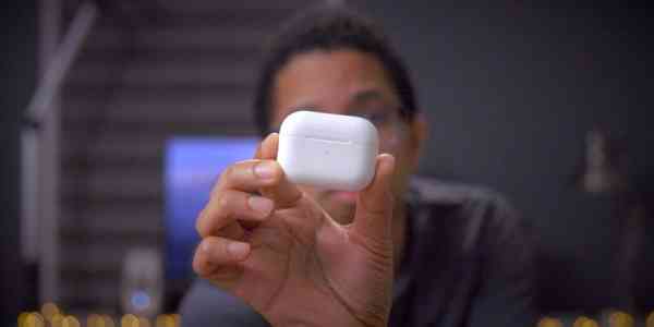 WFH-Improving-Live-Stream-Video-AirPods WFH-Improving-Live-Stream-Video-AirPods