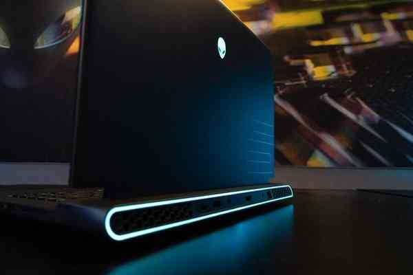 alienware-m15-r7-environmental-imagery-1024x683-1