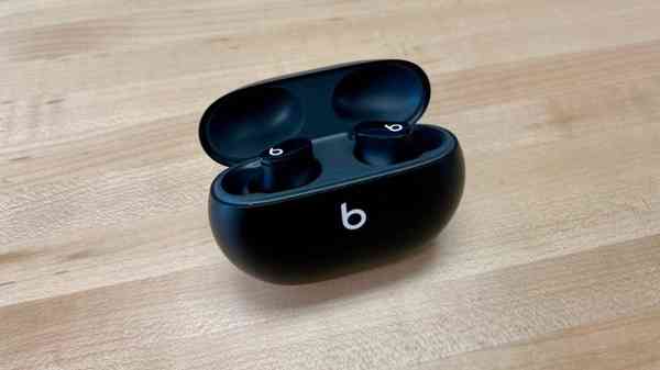 beats-studio-buds-vs-airpods-design