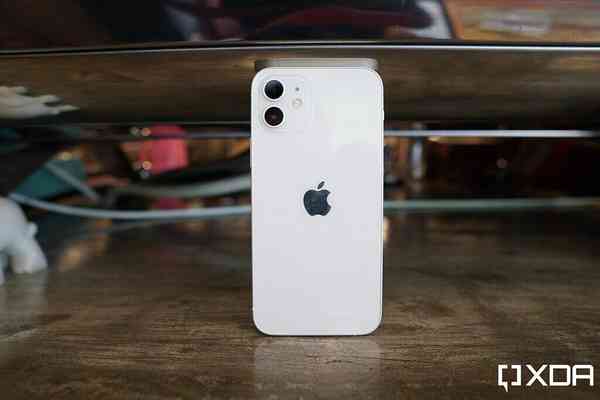 iPhone-12-review-XDA4512-1024x683-1 iPhone-12-review-XDA4512-1024x683-1