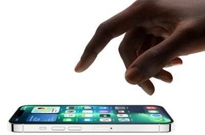 iphone-13-promotion-display
