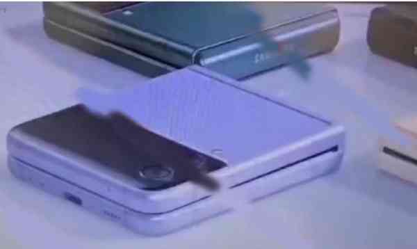 samsung-galaxy-Z-flip-3-7