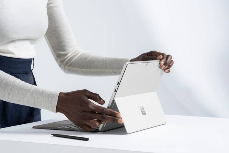 surface-pro-8-portability-768x768-1