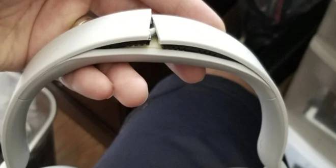 surface_headphones_gebrochen