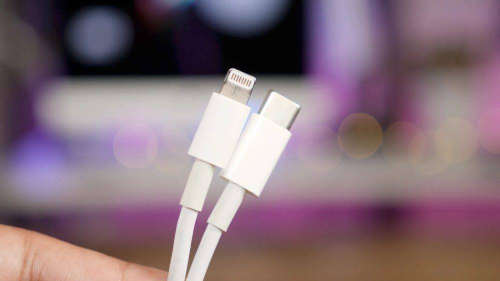 usb-c-iphone-lightning