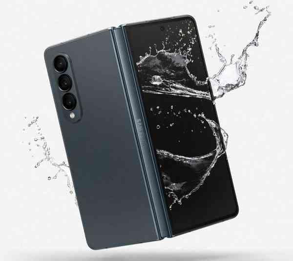 2-095_kv_feature_galaxy_zfold4_waterresistance_1p_HI-1024x910-1