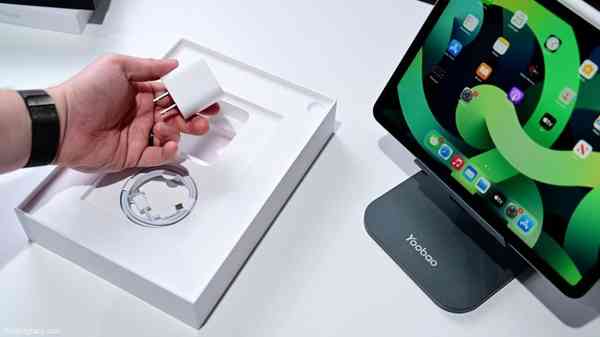 38420-73032-20W-USB-C-Power-Adapter-xl