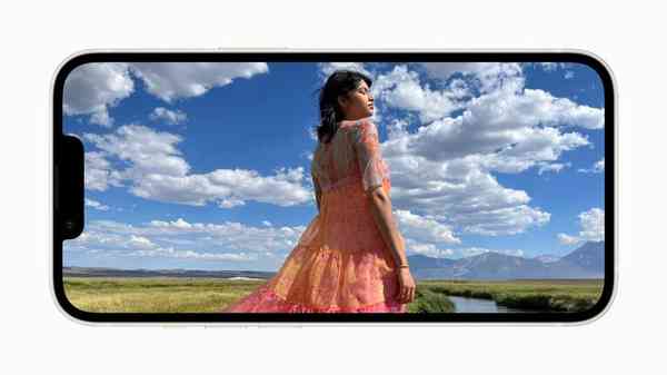 44367-86270-Apple_iphone13_display_09142021-xl