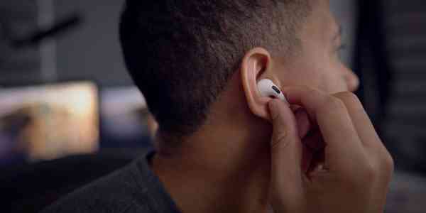 AirPods-Pro-in-ear-Jeff AirPods-Pro-in-ear-Jeff