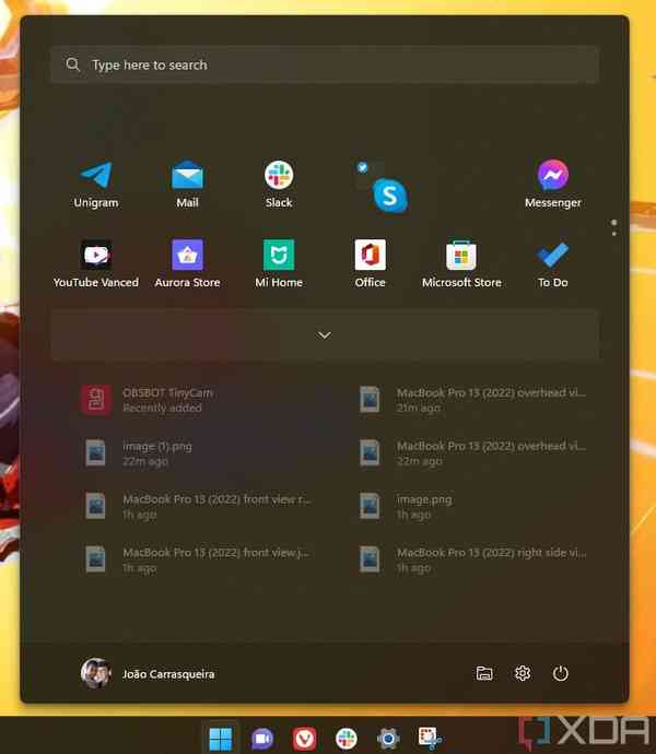 Dragging-an-app-icon-over-another-to-create-a-folder-in-the-Windows-11-Start-menu-1