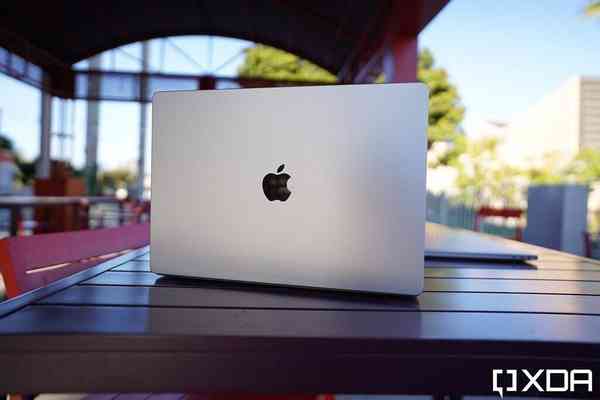 MacBook-Pro-M1-Max-2021-XDA-ssdffeffke2432-1024x683-1