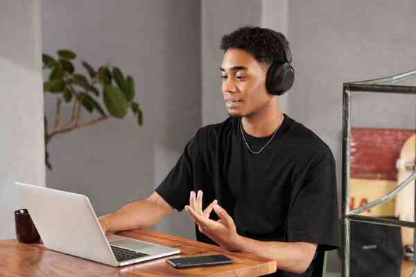 WH-XB910N-1-1024x683-2