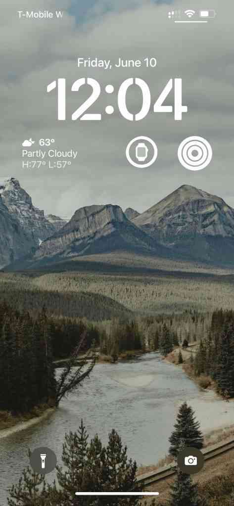 iOS-16-Lock-Screen-1