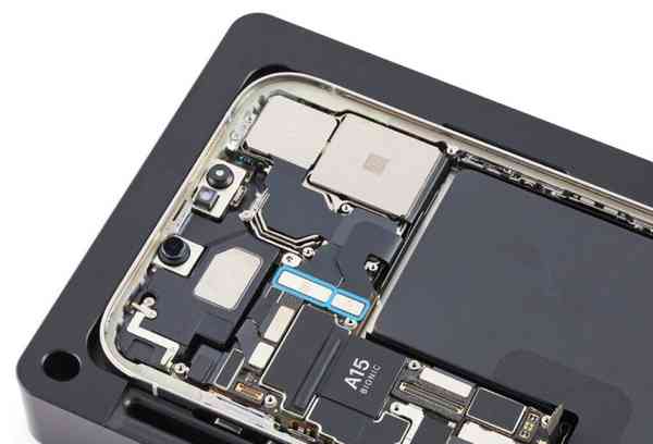 iphone-repair-1024x698-1 iphone-repair-1024x698-1