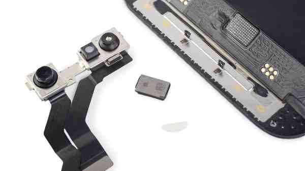 iphone13_faceidchip02-2-1024x577-1