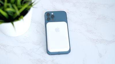 magsafe-battery-pack-on-iphone