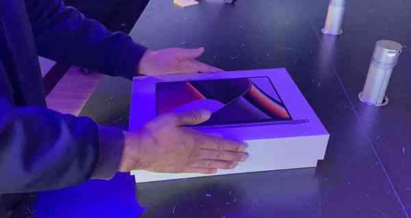 unboxing-compressed unboxing-compressed