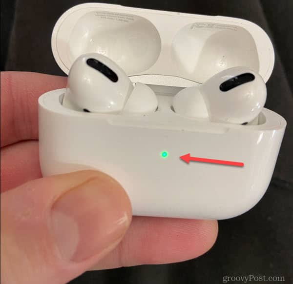 1-AirPods-Pro-Light-Indication 1-AirPods-Pro-Light-Indication