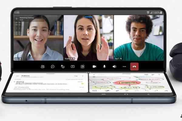2-084_kv_galaxy_zfold4_watch5_buds2pro_spen_2p_HI-1024x682-1