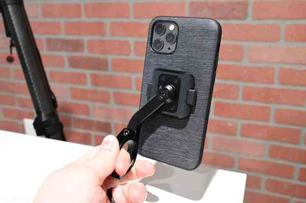 38303-72773-Peak-Design-Bike-Mount-and-iPhone-xl