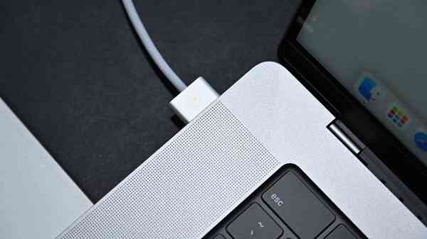45240-88130-MagSafe-Fast-Charging-xl