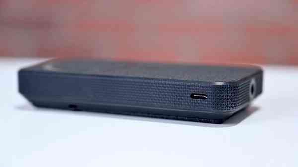 45608-88772-USB-C-input-output-xl