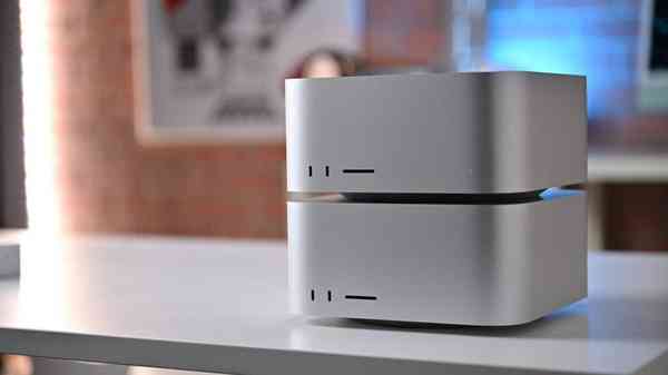 47444-92910-Two-Mac-Studio-Stacked-Angled-xl
