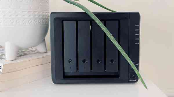 48978-95860-38163-72349-synology-ds420_-head-xl-xl