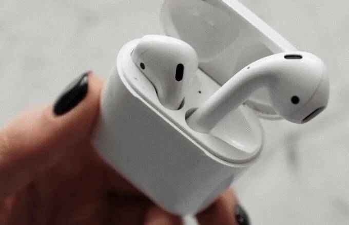 5-how-to-connect-airpods-to-a-chromebook-airpods-charging-case.jpg.webp_