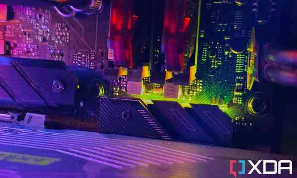 ASUS-TUF-Gaming-Z690-Plus-WiFi-D4-RGB-lighting